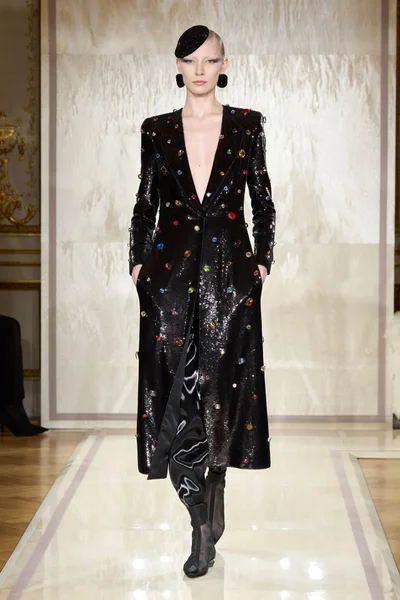 Look 25